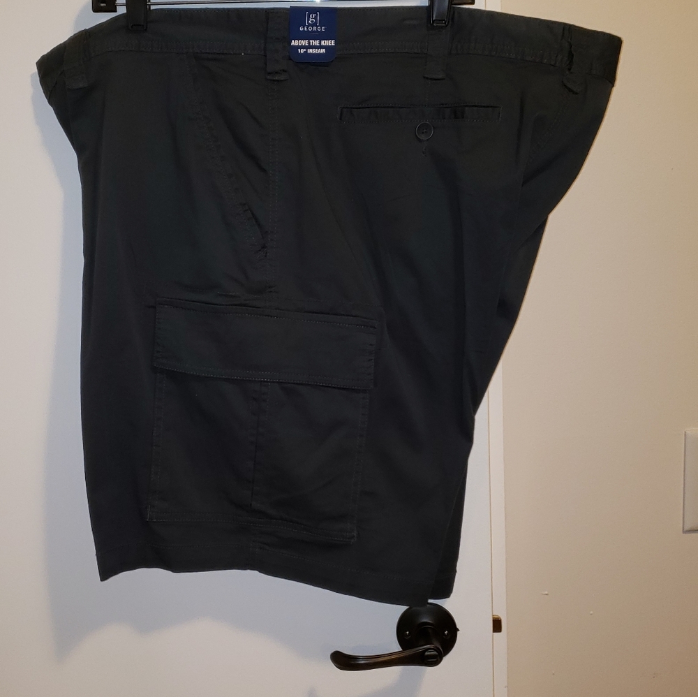 NWT Men's 46 Cargo Black Shorts